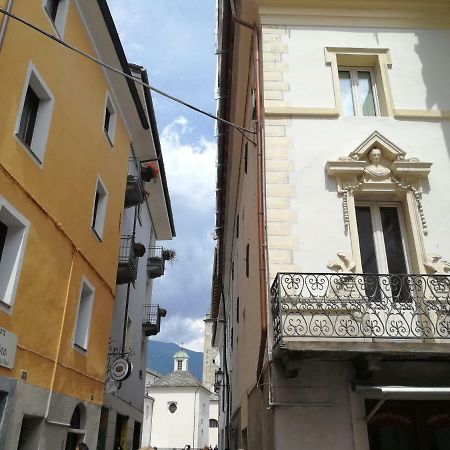 Appartamento Nel Centro Storico Di Aosta Con Vista Sui Ghiacciai Eksteriør billede
